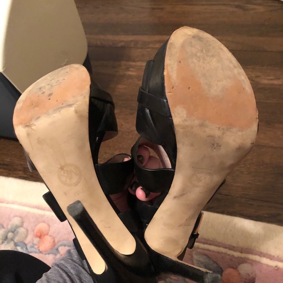 7.5 Michel Kors black Pump Sandals - Picture 3 of 8
